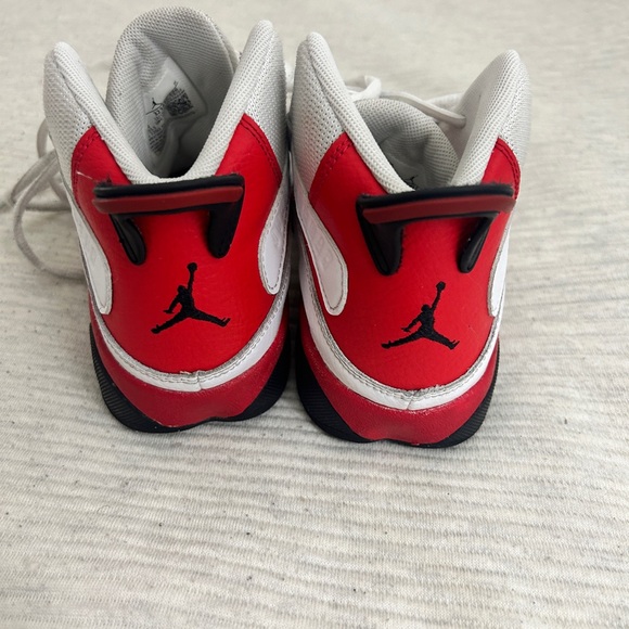 Jordans 2’s size 3Y - Picture 5 of 7
